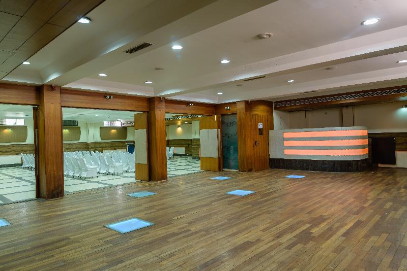 퀄리티 인 팜스 호텔 Gāndhīdhām 외부 사진